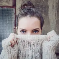 Estée Lauder hadirkan eye cream terbaru dengan ragam teknologi yang menjadikan formulanya kian menjanjikan. (Foto: Unsplash)