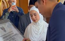 Caca Frederica Menangis di Peresmian Masjid Agung Kendal, Berharap Bisa Salat Tarawih di Sana saat Ramadan