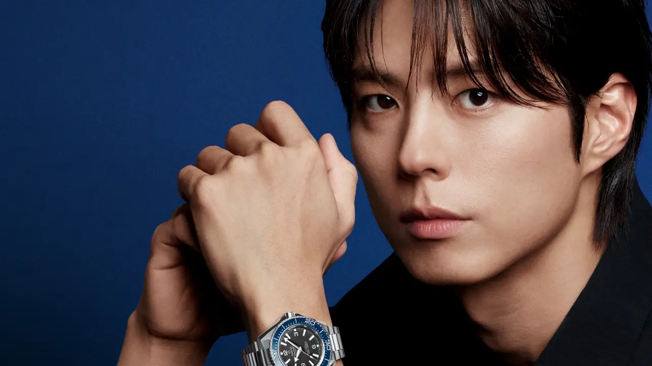Park Bo-gum Resmi Jadi Brand Ambassador OMEGA, Pancarkan Maskulinitas Elegan Lewat Jam Tangan Rp153 Juta