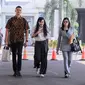 Intip tampilan Sandra Dewi kenakan sepatu mewah Rp16 jutaan saat penuhi kejagung. [KLY: Muhammad Akrom Sukarya]