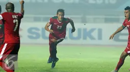 Bek Timnas Indonesia, Hansamu Yama Pranata (tengah) berlari usai mencetak gol ke gawang Thailand di final pertama Piala AFF 2016 di Stadion Pakansari, Bogor, Rabu (14/12). Indonesia unggul 2-1 atas Thailand. (Liputan6.com/Helmi Fithriansyah)