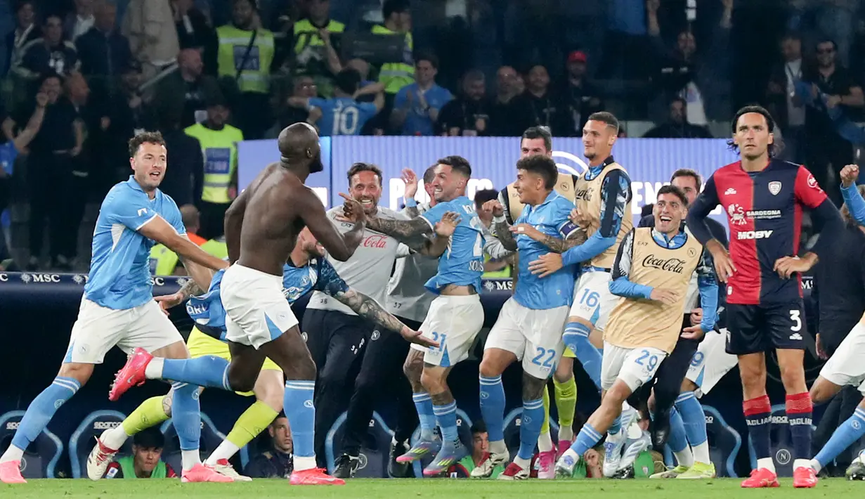 Gol-gol kemenangan Napoli dicetak oleh dari Scott McTominay dan Romelu Lukaku. (AP Photo/Gregorio Borgia)