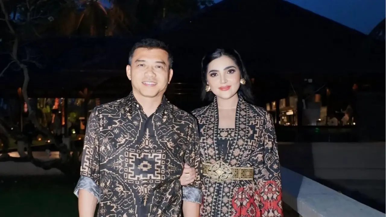 Anang dan Ashanty saat datang ke pernikahan Luna Maya dan Maxime Bouttier