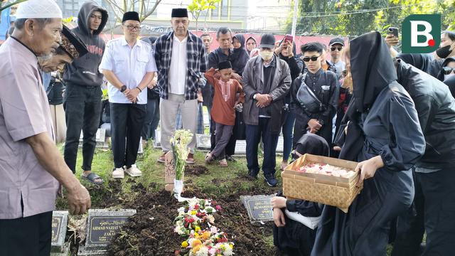 Pemakaman legenda bulutangkis Indonesia, Iie Sumirat