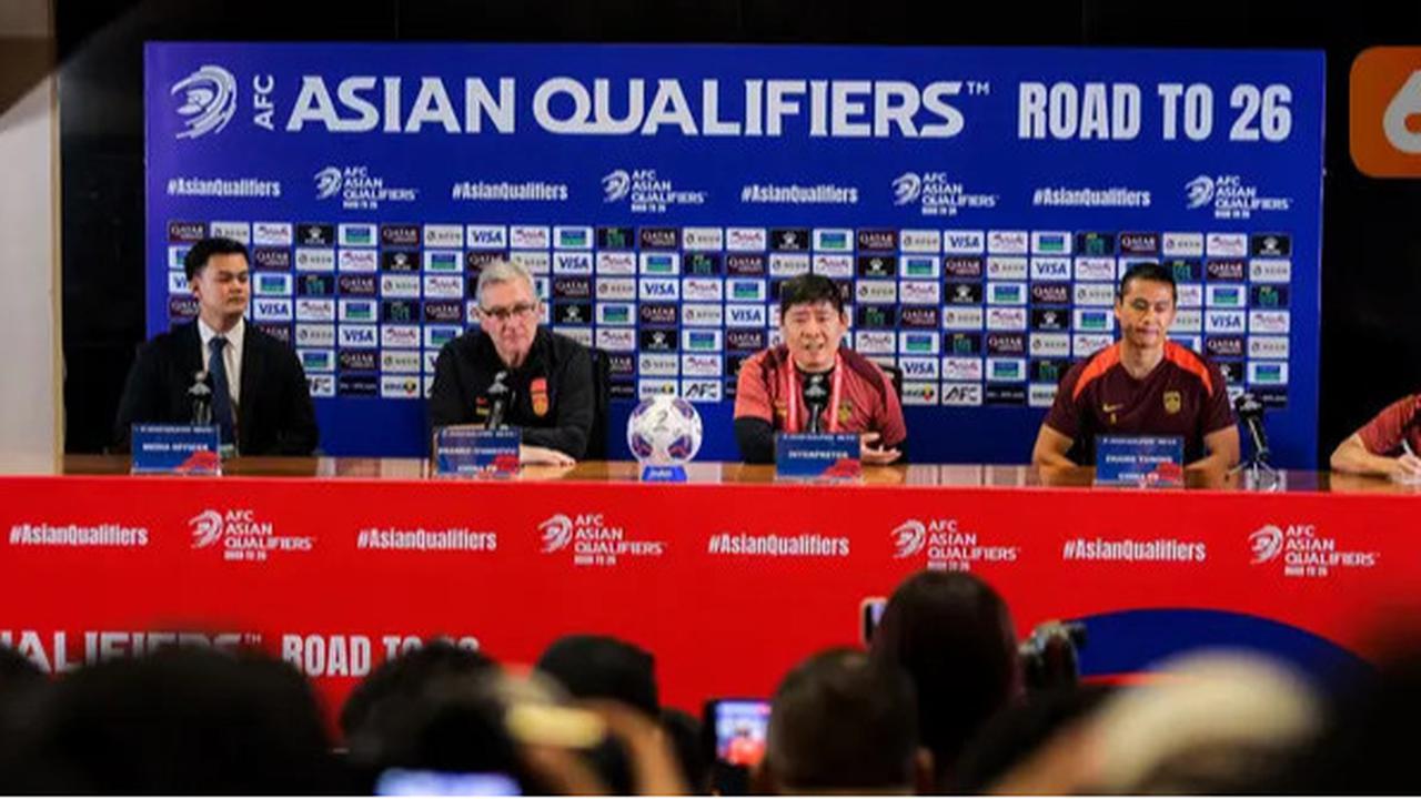 Uji Nyali di GBK: Pelatih China Sebut Timnya Siap Hadapi Tekanan 70 Ribu Suporter Indonesia