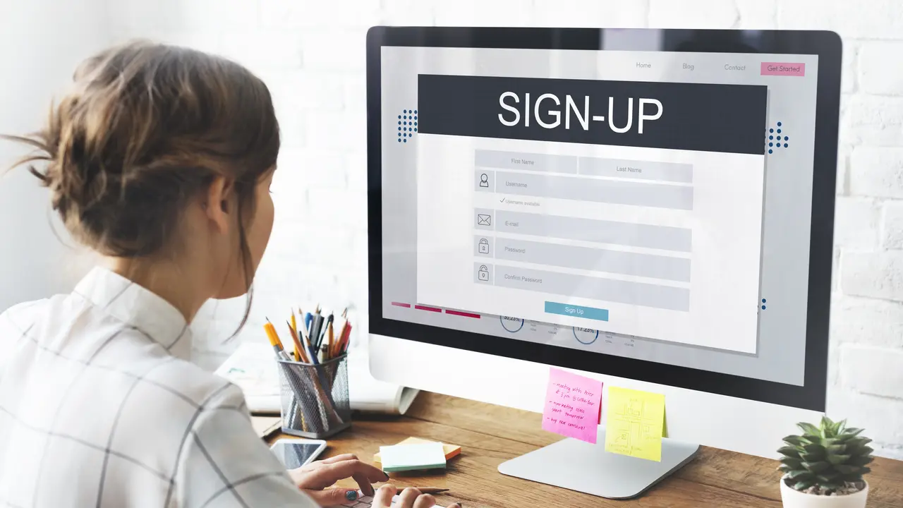 Ilustrasi daftar kerja secara online
