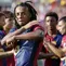 Pemain Barcelona, Jules Kounde merayakan gol bersama rekan-rekannya saat laga lanjutan Liga Spanyol 2024/2025 melawan Valladolid di Olympic Stadium, Barcelona, Spanyol, Sabtu (31/08/2024). (AP Photo/Joan Monfort)