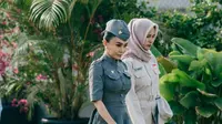 Yuni Shara Upacara 17 Agustus di PAUD Miliknya di Kota Batu, Petugasnya Nggemesin