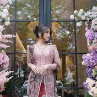 Potret Fuji di Pertunangan Frans Faisal Sang Kakak (credit: instagram/fuji_an)