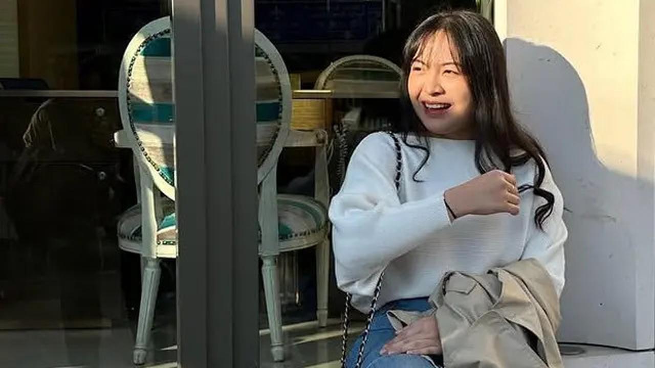 Gaya Bernadya Saat Tak Mengenakan Pakaian Hitam, Tampil Memesona dengan Kebaya hingga Kasual