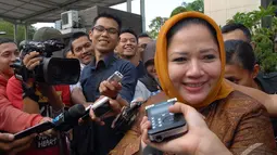 Wardhatul Asriah mengaku ditanya tentang fasilitas haji gratis bagi keluarga dan kerabat pejabat atau 'jumbo' pada 2012 dalam pemeriksaan di kantor KPK, Jakarta, Rabu (16/7/2014) (Liputan6.com/Miftahul Hayat)