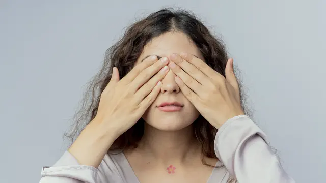 Penyebab Bisulan di Kelopak Mata