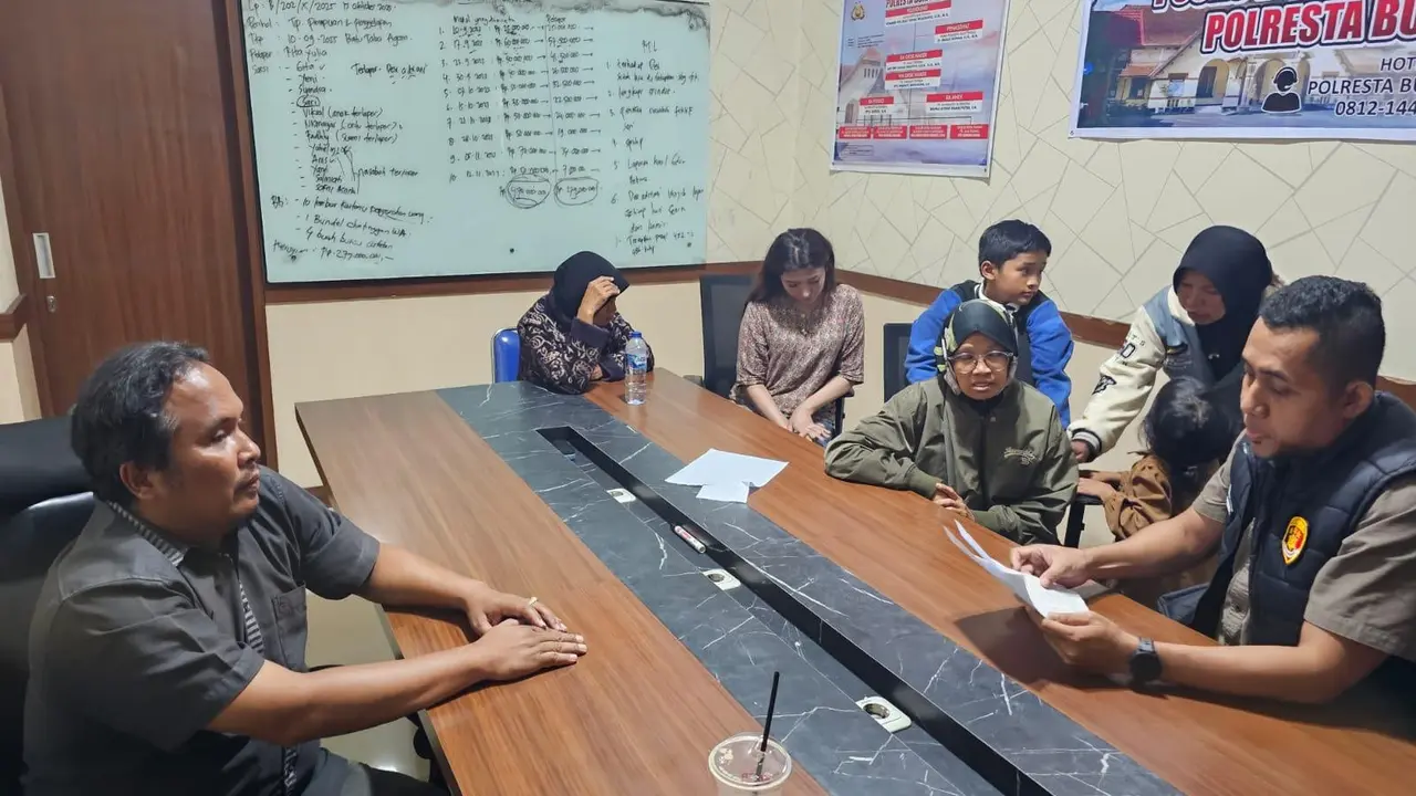 Direktorat Reserse Kriminal Khusus Polda Riau mengamankan JRF yang diduga terlibat praktik ilegal di bidang kesehatan dan kecantikan (Istimewa)