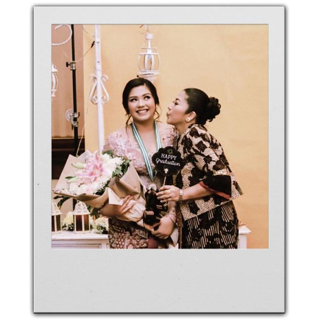 Trisha Eungelica bersama Putri Candrawathi (https://www.instagram.com/p/CmecgAXSy4f/)