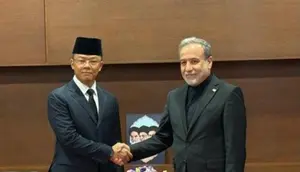 Sugiono Bertemu Menlu Iran, Sampaikan Penghormatan untuk Ali Khamenei