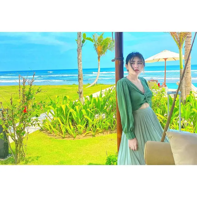 Curhatnya Jadi Perbincangan, Intip 6 Gaya Fashion Terkini Pilihan Via Vallen