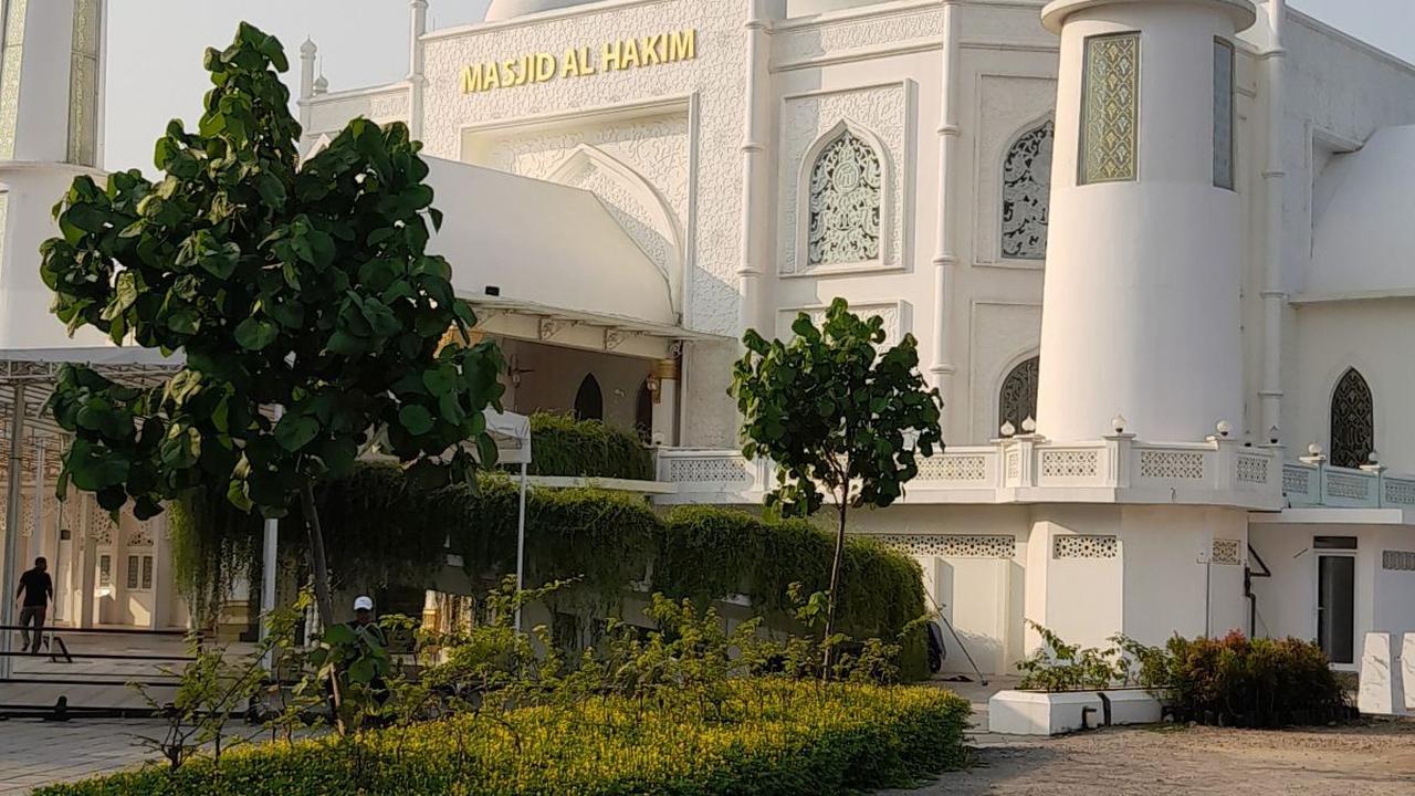 Tak Perlu Jauh-Jauh ke India, Kini Ada Masjid Mirip Taj Mahal di Padang