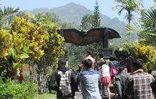 Lebaran hari kedua, wisata Goa Lawa diserbu pengunjung