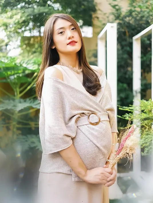 Anissa Aziza istri Raditya Dika (Instagram/anissaaziza)