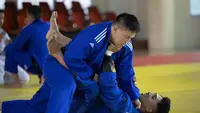 Kunjungan CdM Lexyndo Hakim ke Pelatnas Judo. (NOC Indonesia/Naif Al'as)
