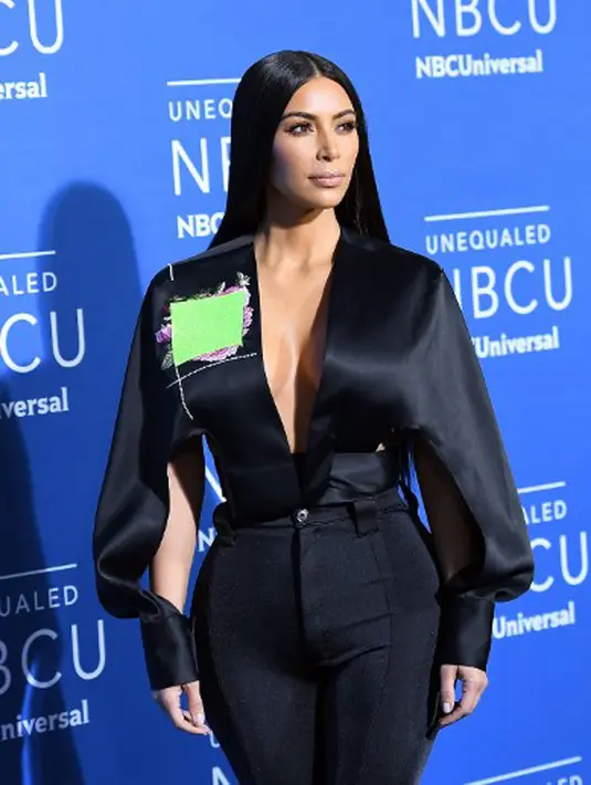 Berawal dari buku biografi yang ditulis Caitlyn dengan menceritakan kehidupannya termasuk soal pernikahannya dengan Kris Jenner. Selain itu Kim juga merasa muak dengan sikap aneh yang pada Caitlyn. (AFP/Bintang.com)