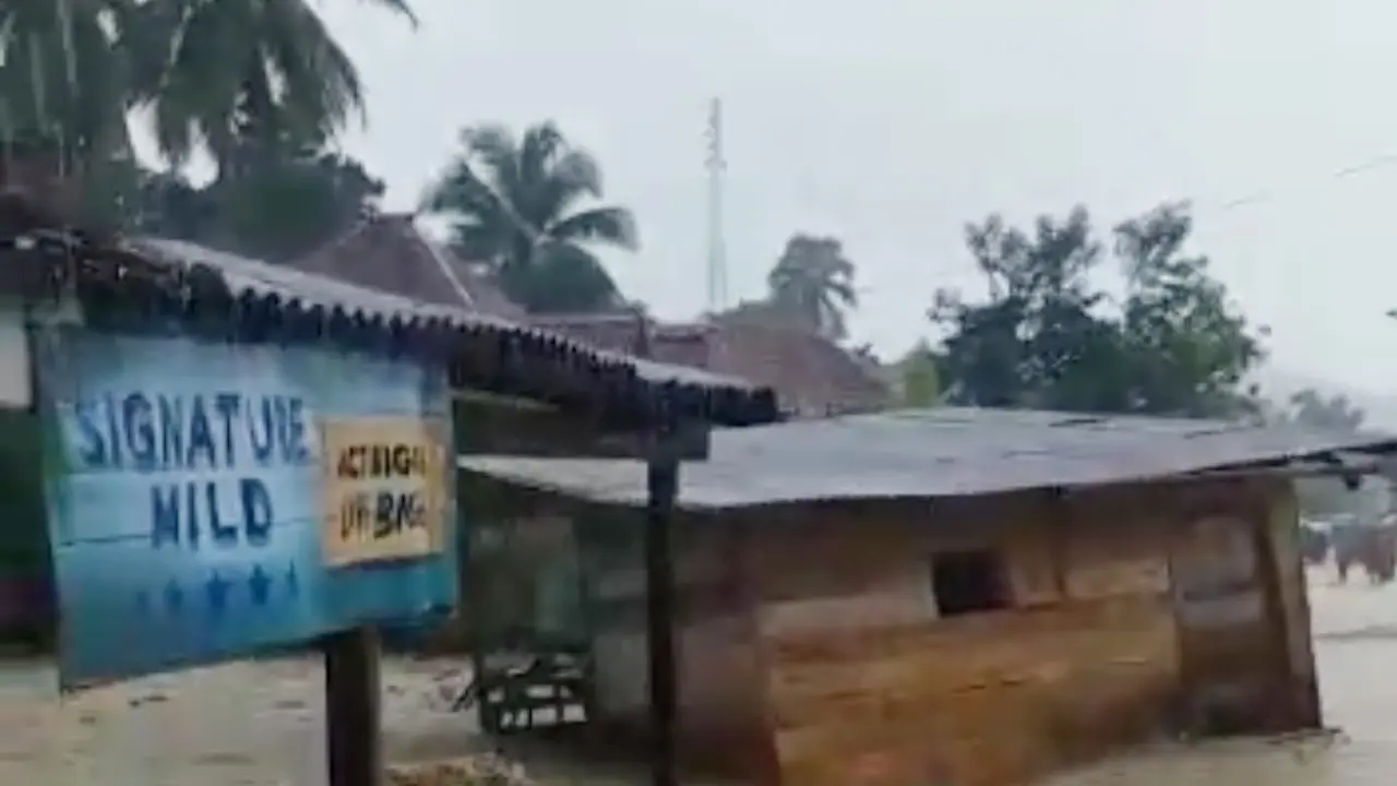 Puluhan Rumah di Kabupaten Lahat Hanyut Terbawa Banjir Bandang