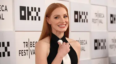 Aktris Jessica Chastain menghadiri pemutaran perdana film The Forgiven pada Festival Film Tribeca 2022 di BMCC Tribeca PAC, New York City, Amerika Serikat, 14 Juni 2022. Jessica Chastain terlihat berseri-seri saat menghadiri pemutaran perdana film The Forgiven pada Festival Film Tribeca 2022. (Dia Dipasupil/Getty Images for Tribeca Festival/AFP)