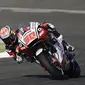 Pembalap LCR Honda IDEMITSU, Takaaki Nakagami, saat latihan bebas pertama (FP1) MotoGP Andalusia 2020 di Sirkuit Jerez, Jumat (24/7/2020). Vinales mengukir waktu lap tercepat dan Rossi menempati posisi kedua. (AFP/Javier Soriano)