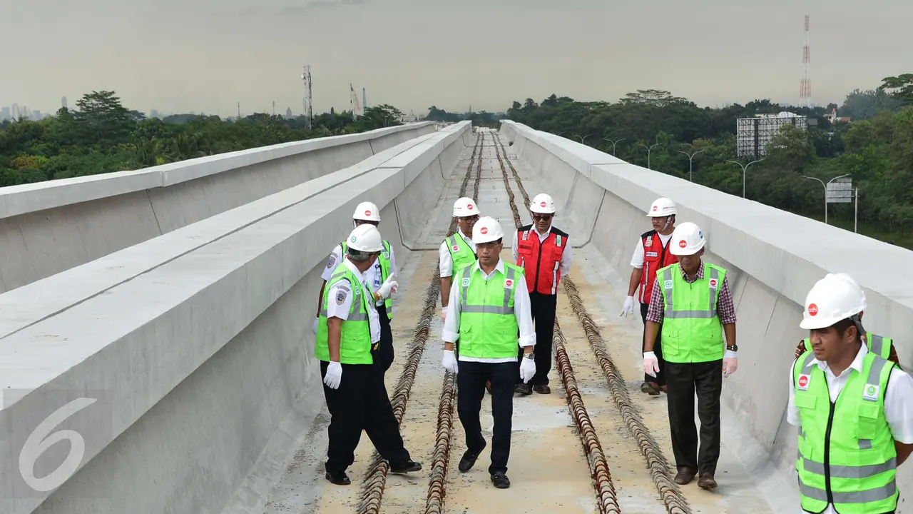 20170108-Menhub Tinjau Proyek LRT Jabodetabek-Jakarta