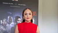 Serunya Gabriella Desta Jadi Mak-Mak Gibah di Film Setannya Cuan: Tak Banyak Omong Tapi Nimbrung