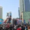 Warga Tumpah Ruah di Bundaran HI Rayakan HUT Jakarta