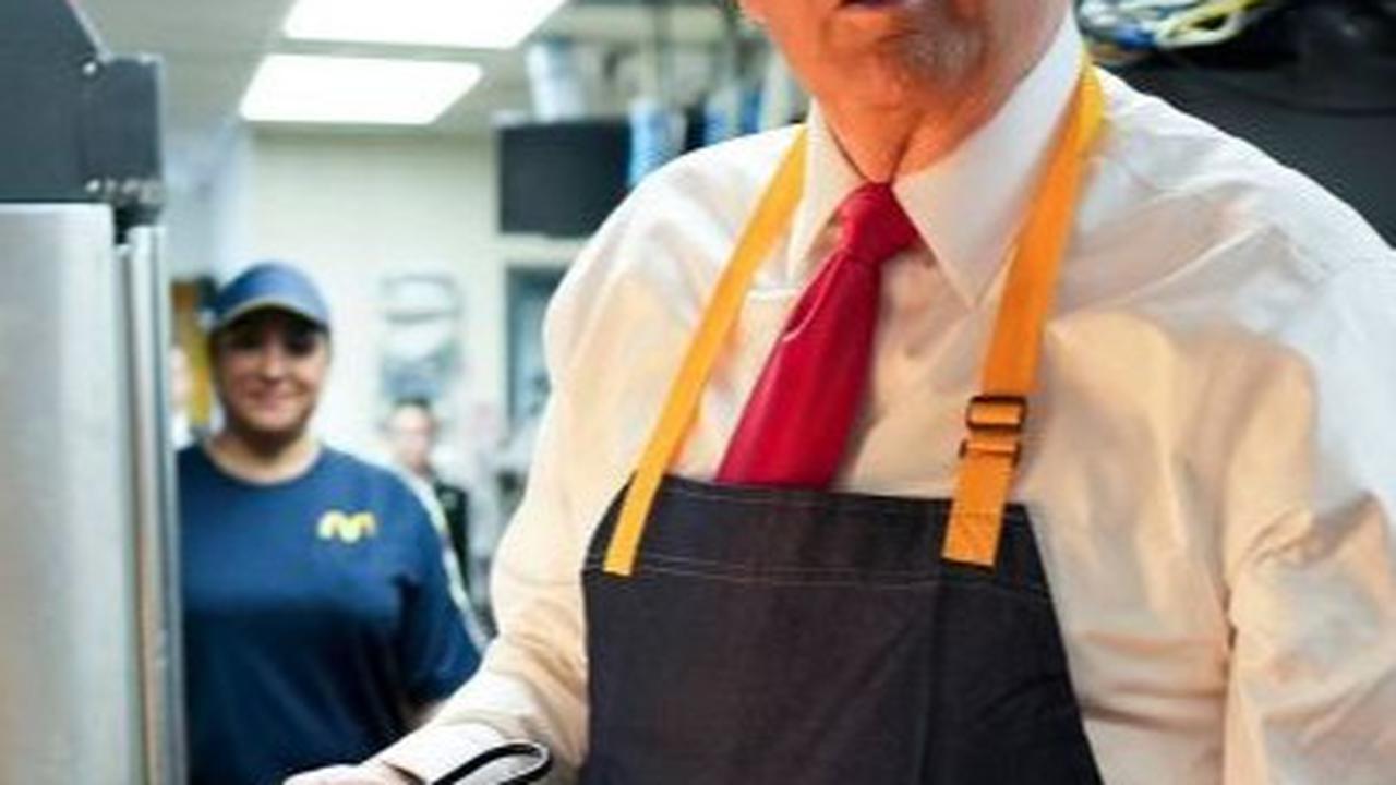 Photos of Donald Trump Becomes a McDonald's Worker for a Day, Part of His Campaign