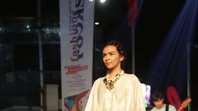 Barli Asmara Bawa Modest Wear di FWD Fashion Rock