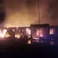 Kebakaran melanda Polres Dharmasraya. (Liputan6.com/Muhammad Ali)
