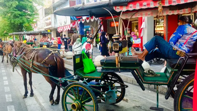 Kusir andong di Malioboro