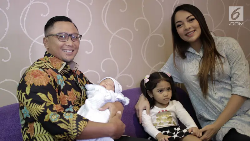 Selamat, Dokter Cantik Reisa Broto Asmoro Dikaruniai Anak Laki-laki