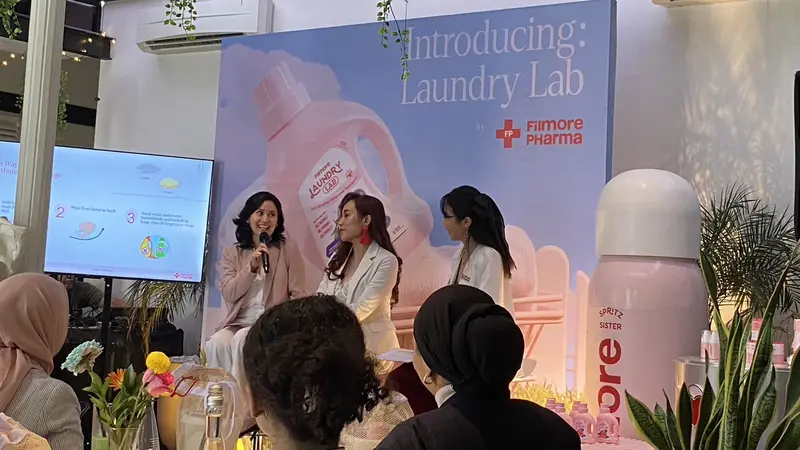 Filmore Pharma Konferensi Pers - Laundry Lab - Deterjen Yang Aman Untuk Hormon dan Kesehatan Perempuan, Menteng, Jakarta Pusat, Kamis, 7 Desember 2023.