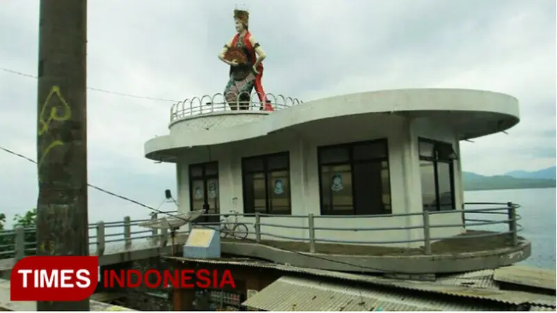 'Ikon' Banyuwangi di Pantai Watudodol