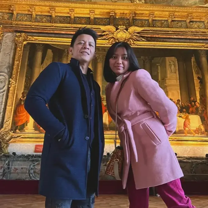 [Fimela] Gaya Alleia Anata, anak Ariel NOAH di Paris