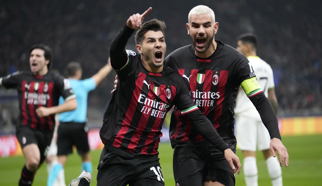 Pemain AC Milan, Brahim Diaz, melakukan selebrasi setelah mencetak gol ke gawang Tottenham Hotspur pada leg pertama babak 16 besar Liga Champions 2022/2023 yang berlangsung di San Siro, Rabu (15/2/2023). (AP Photo/Luca Bruno)