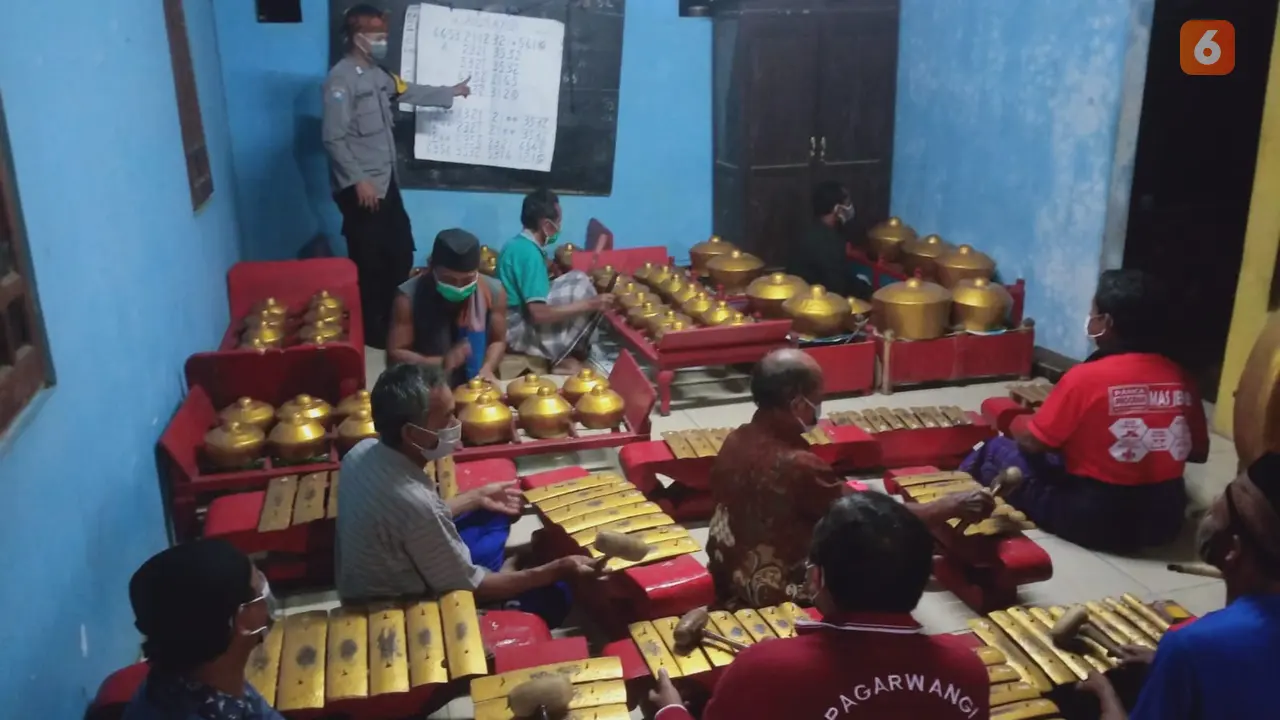 Bripka Sutrisno Bhabinkamtibmas yang Lestarikan Warisan Budaya Lokal