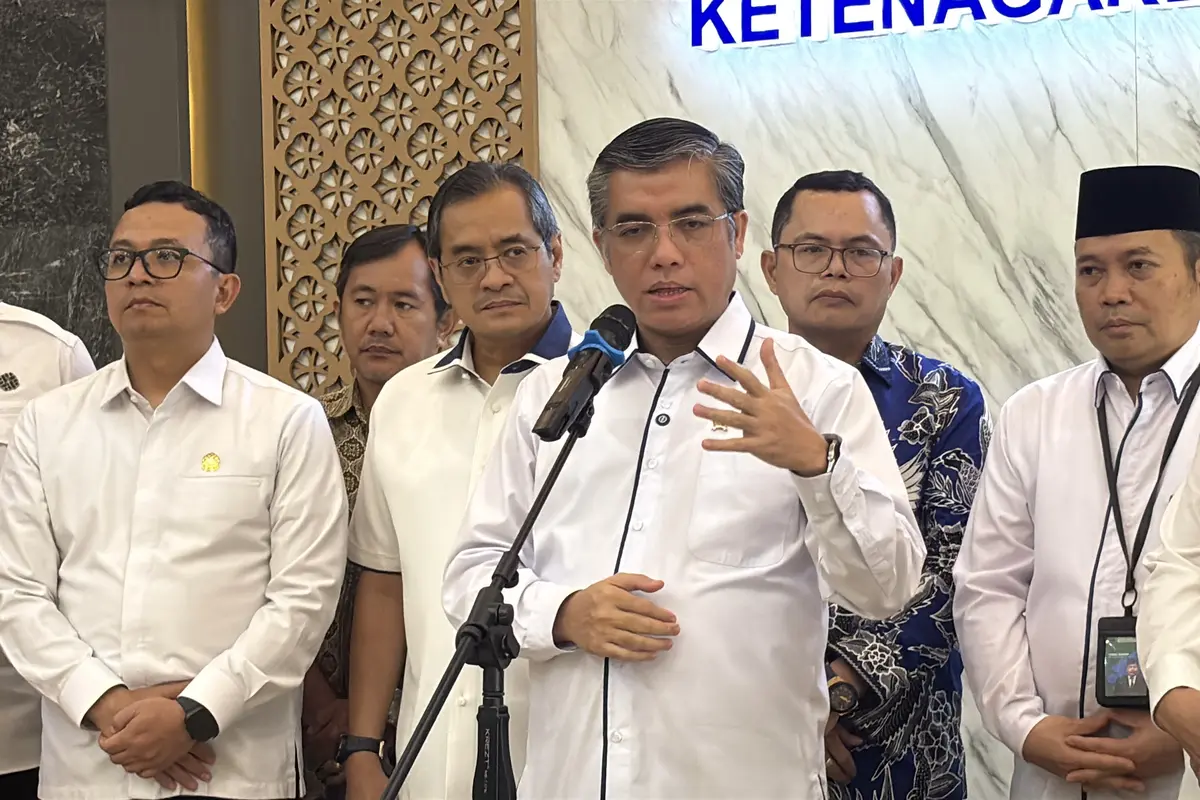 Menteri Ketenagakerjaan (Menaker) Yassierli, di Kantor Kemnaker, Rabu (12/11/2025). (Foto: Liputan6.com/Tira Santia)