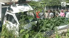 Kecelakaan maut terjadi si Surakarta seorang pengendara motor tewas ditabrak truk pengangkt pasir.