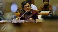 Menteri Keuangan Bambang Brodjonegoro mengikuti rapat kerja dengan Komisi XI di Komplek Parlemen Senayan, Jakarta, Selasa (6/10/2015). Rapat tersebut membahas rencana kerja dan anggaran Kementrian Keuangan tahun 2016. (Liputan6.com/Johan Tallo)