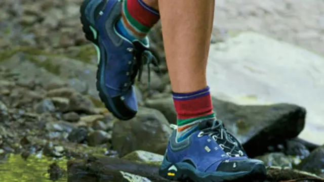Sepatu Gunung