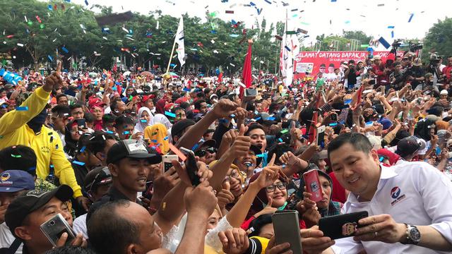 Ketum Partai Perindo Hary Tanoe menghadiri acara kamoanye akbar di Banyuwangi, Jatim. (Isitimewa)