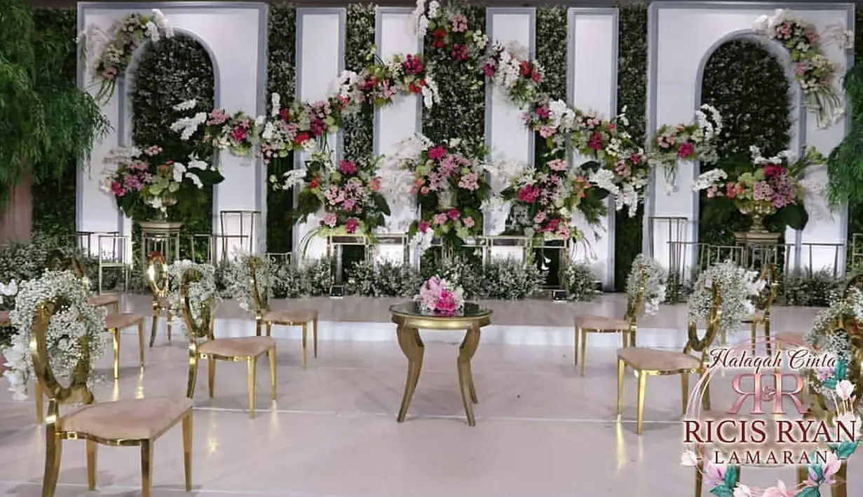 Lamaran Ria Ricis dan Tuku Ryan (Instagram/ummaicis)