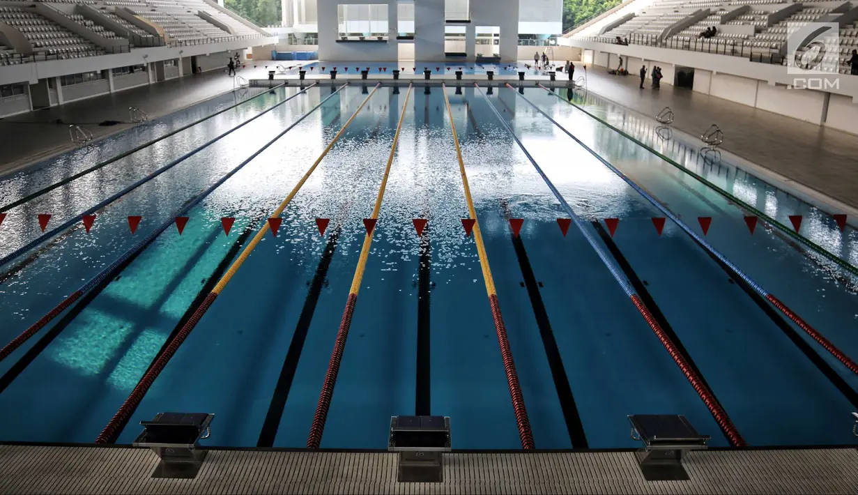 Pemandangan Stadion Akuatik Gelora Bung Karno (GBK), Jakarta, Rabu (11/7). Stadion Akuatik GBK siap dipakai untuk empat cabang akuatik Asian Games 2018 yaitu renang, loncat indah, renang indah dan polo air. (Liputan6.com/Faizal Fanani)