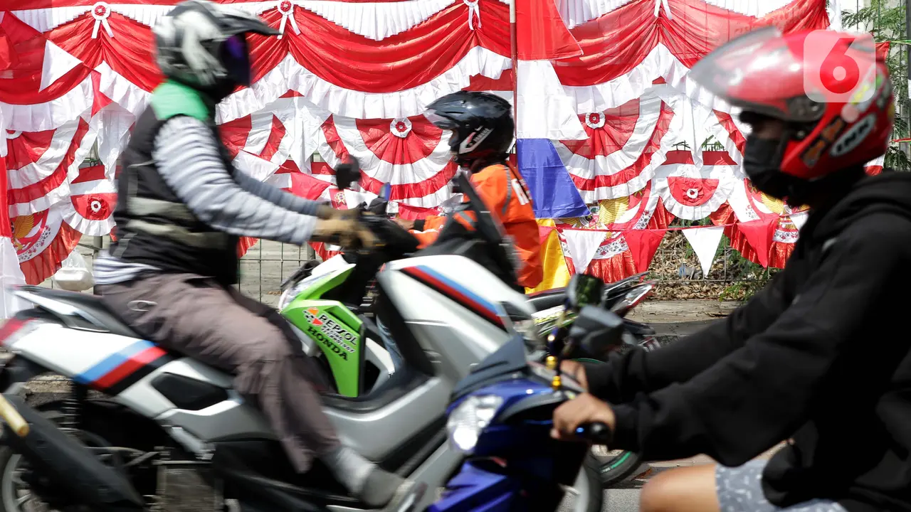 FOTO: Minggu Kedua PPKM Level 4, Mobilitas Warga Jakarta Naik 26 Persen