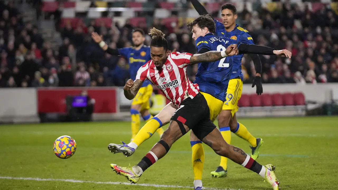 Foto: Bruno Fernandes Gak Maruk, Sumbang Dua Assist saat Manchester United Benamkan Brentford 3-1 di Liga Inggris